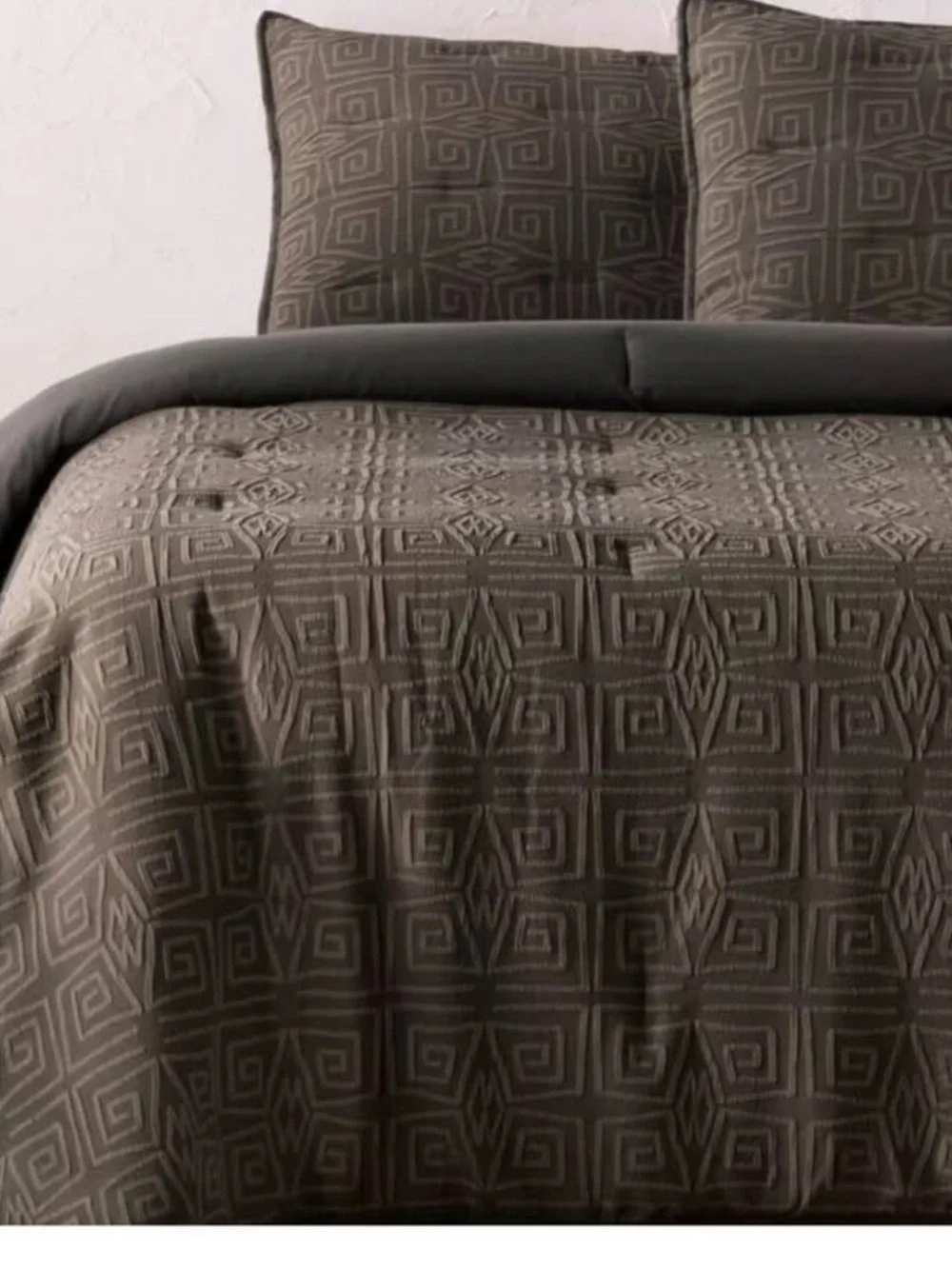 Opalhouse Elegant Reversible Quilt Set in Charcoal Gray - Home Bedding.Full size